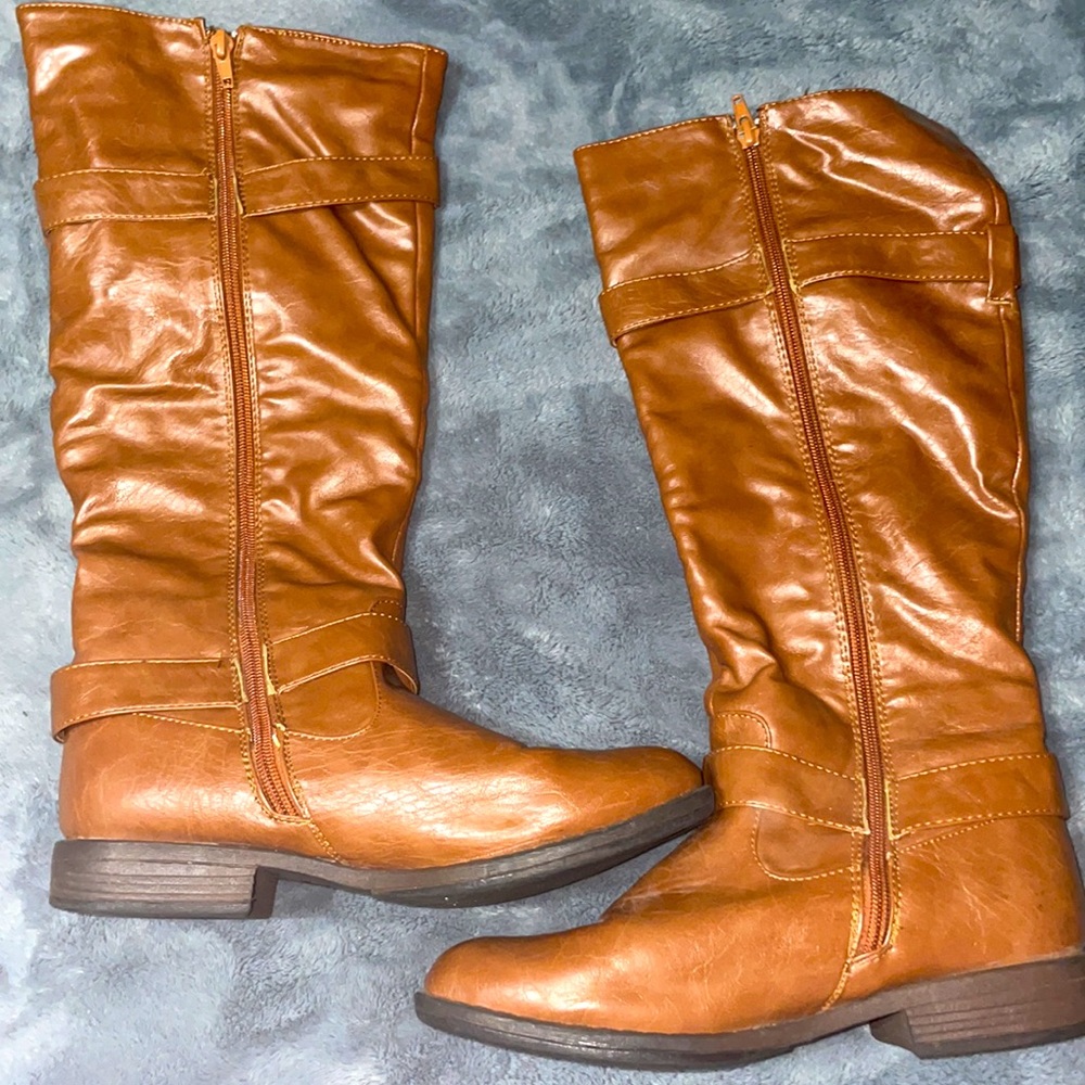 Boots - Picture 2 of 2